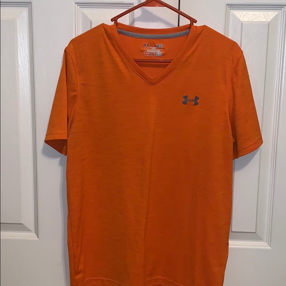 Small under Armour orange tshirt